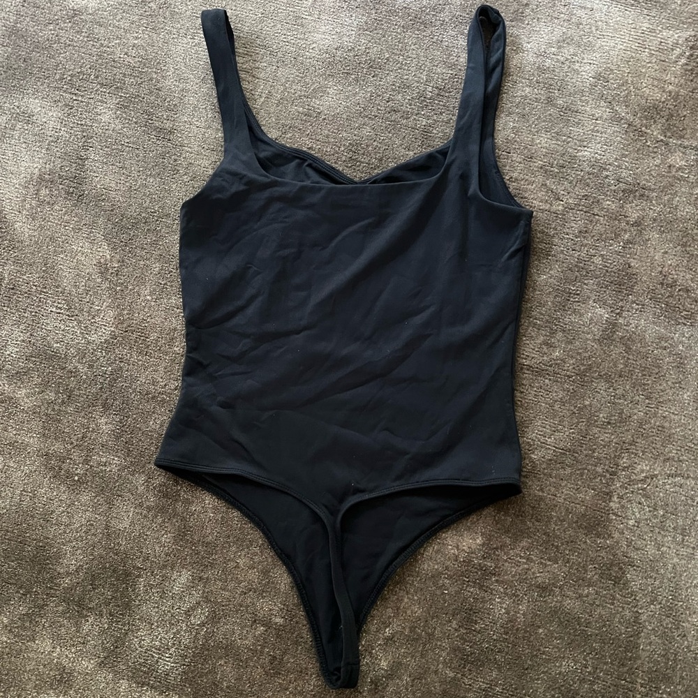Babaton Aritzia bodysuit, size Large